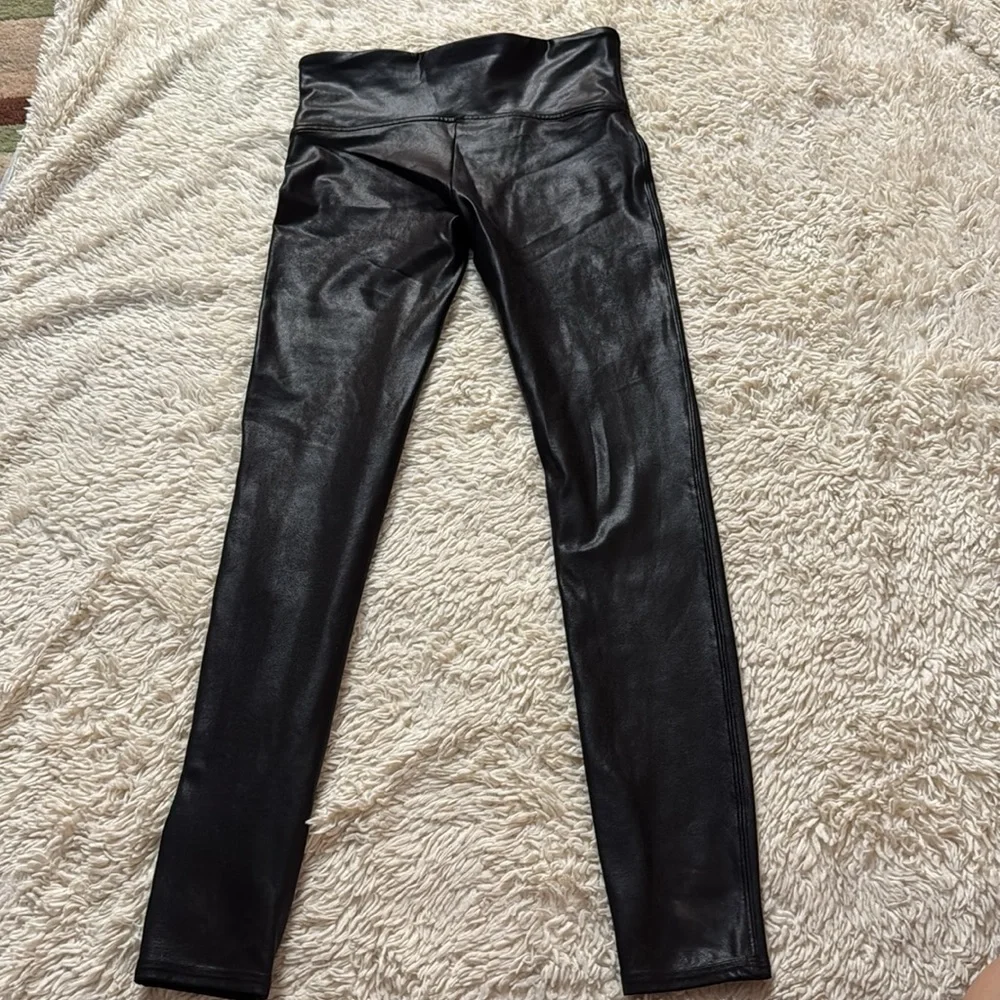 SPANXshape™ Faux Leather
Leggings size Large - Picture 7 of 13